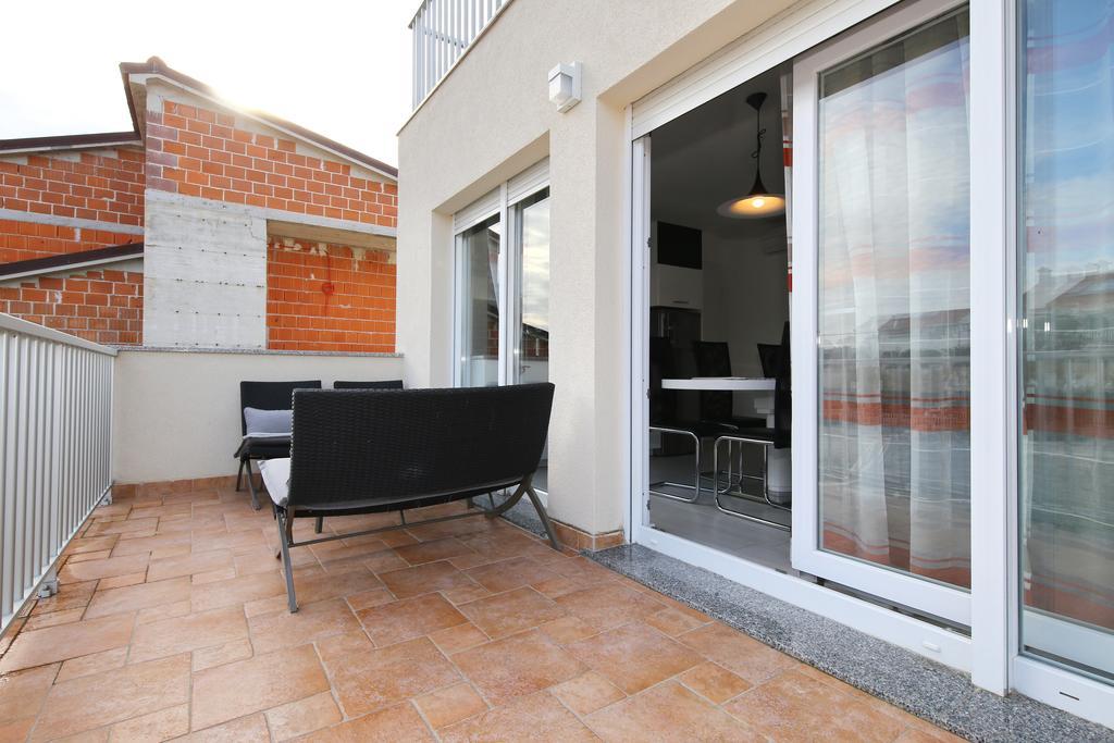 Apartments Matkovic Sveti Filip i Jakov Exterior photo