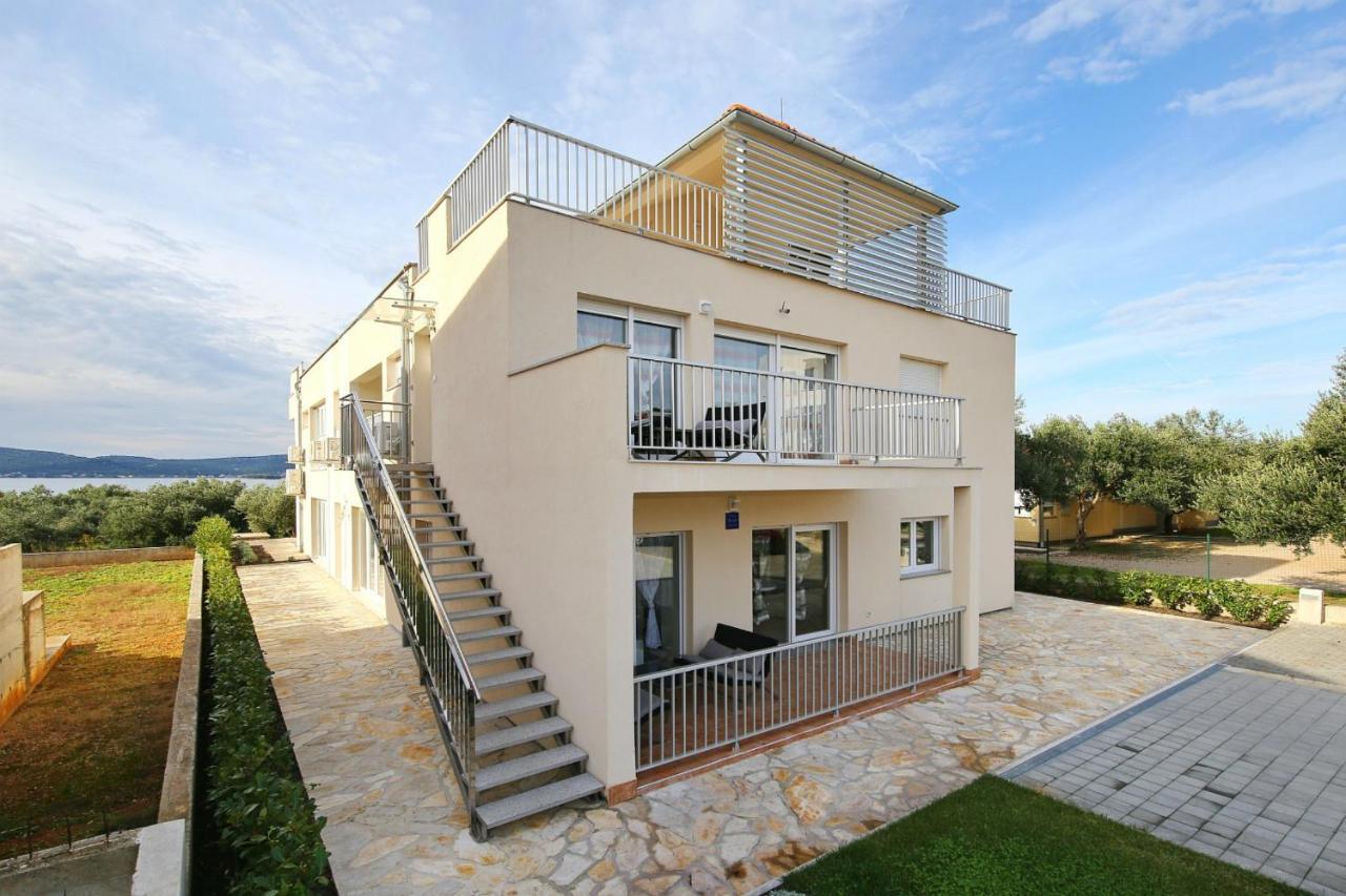 Apartments Matkovic Sveti Filip i Jakov Exterior photo